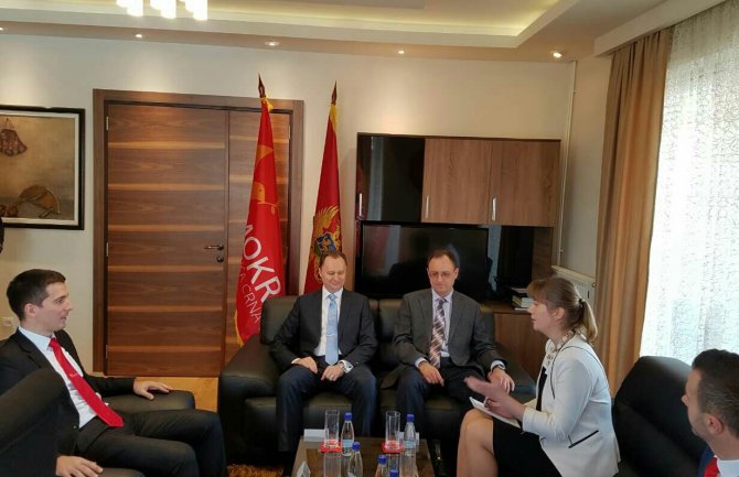 Bojkot opozicije daje konkretnije rezultate od svih dosadašnjih metoda