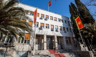 Poslanici opozicije koji bojkotuju rad Skupštine zaradili 62.000 eura