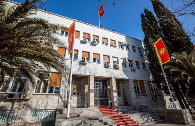 Poslanici opozicije koji bojkotuju rad Skupštine zaradili 62.000 eura