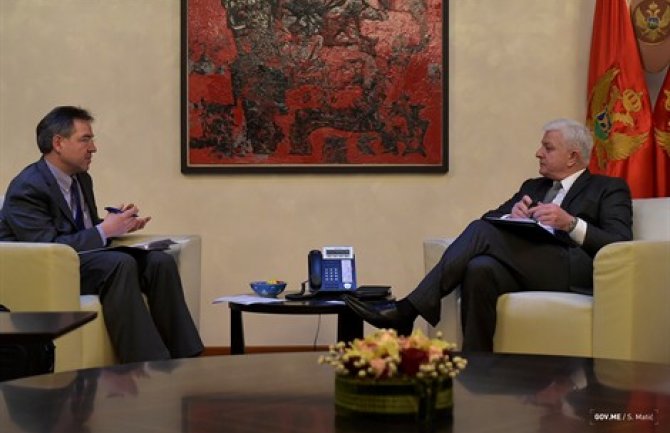 MMF: Naknade za majke proizvode veliko opterećenje