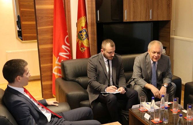 Demokrate: Krunu političke krize predstavljaju jednopartijski izbori u Nikšiću