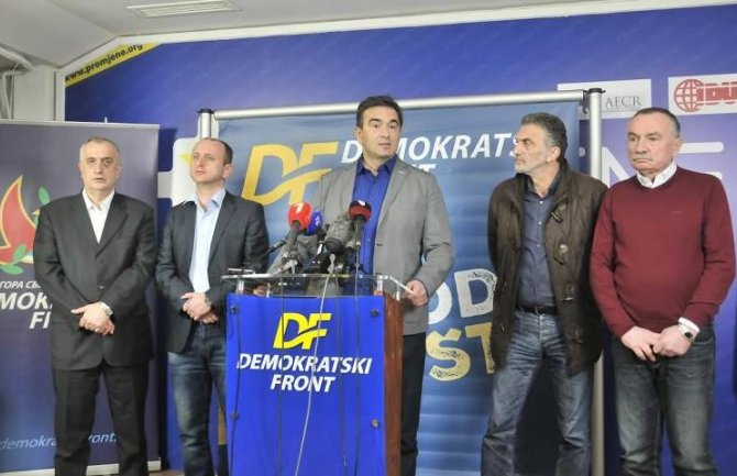 DF: Opozicija da organizuje referendum o članstvu u NATO