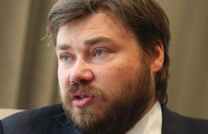 Ruski milijarder finansirao vrh DF-a