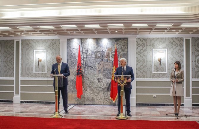 Crna Gora i Albanija rame uz rame