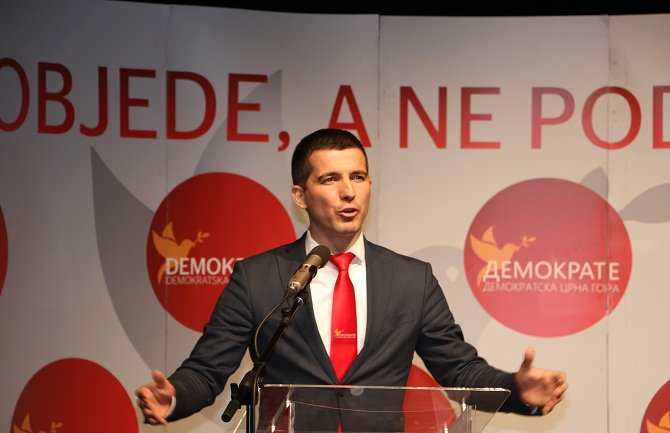 Demokrate o NATO-u: U programu je zacrtan referendum i tačka