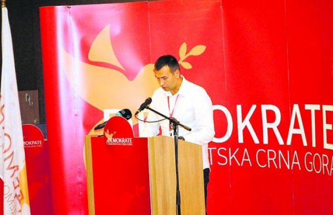 Među novim budvanskim kadrom Demokrata ima hapšenih zbog razbojništva