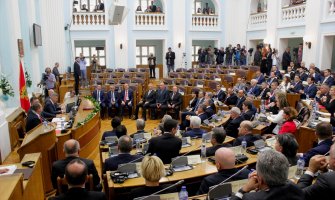 Poslanici izglasali pristupanje NATOu, Brajović:Nek nam je sa srećom