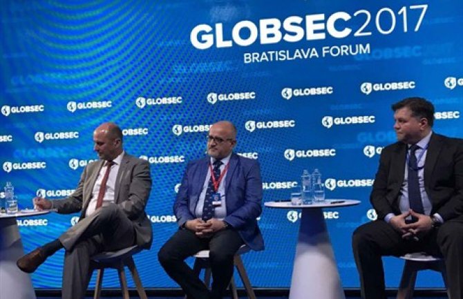 EU i NATO najbolji pristup u suzbijanju hibridnog ratovanja