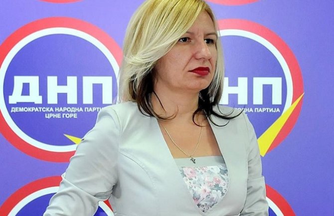 Jančovska: Samo nestranačka ličnost može poraziti Đukanovića