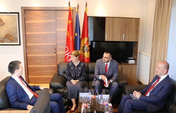 Bojkot opozicije do srži ogolio prirodu režima