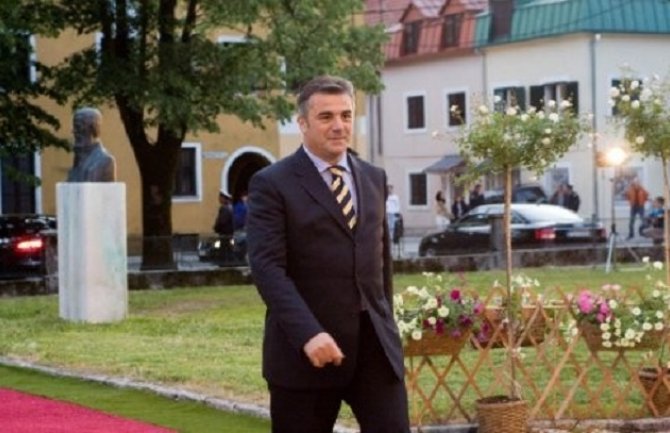 Hajdinaga direktor 