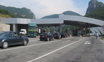 Autobusom u CG preko Dobrakova došli na festival, ne da glasaju