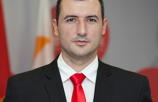 Božović DPS-u: Izvrnućemo vas iz svake fotelje iz koje ste ovako „usrećili“ građane i državu