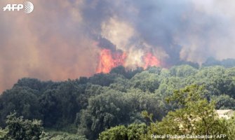 Francuska traži pomoć zbog požara, evakuisano 10.000 ljudi