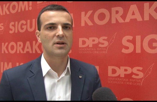 Papović: Oni koji žele spomenik Pavlu Đurišiću priželjkuju vjerske i nacionalne sukobe