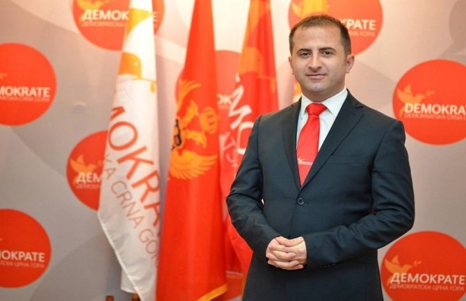 MUP provjerava Pejovića zbog državljanstva