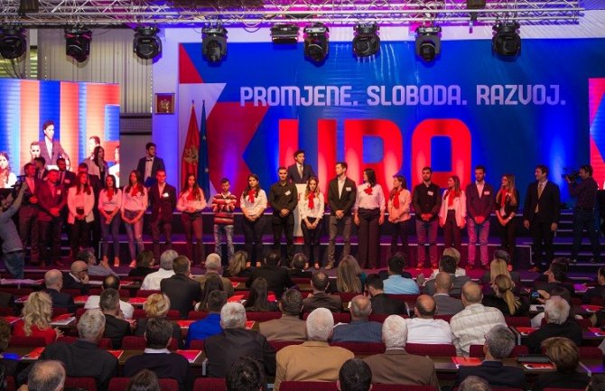 URA: Izumirajuća parapolitička organizacija hvata se za slamku