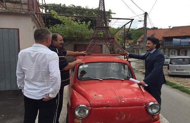 Abazović obilazi Donji kraj i Crnu gredu, Cetinjska URA više nego zadovoljna podrškom