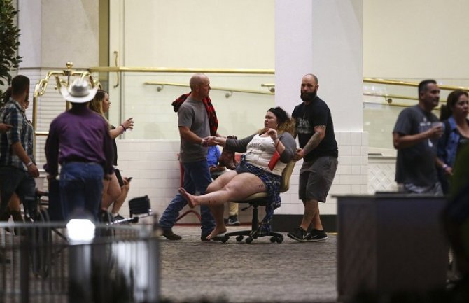 Las Vegas:Rafali na koncertu, 50 mrtvih, 200 ranjenih(VIDEO)