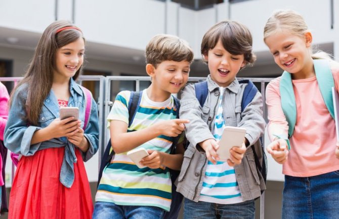 Zabrana mobilnih telefona u školama