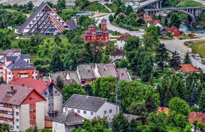 URA i Demokrate: Ukoliko nema prenosa mojkovačkog parlamenta, bojkotovaćemo njegov rad
