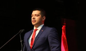 Kolić: Nikoliću, žalosno je što kličete profiteru, kameleonu i političkoj krvopiji