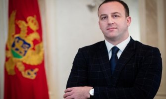 Nikolić: Bojanić je marioneta Demokratskog fronta