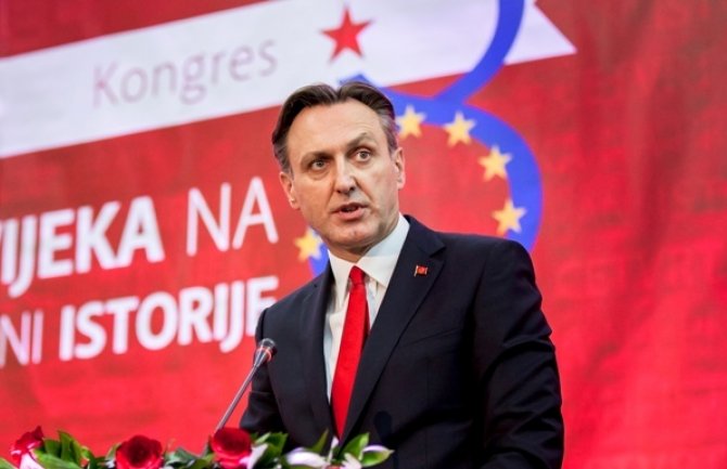 Krivokapić Đukanoviću: Laži mu još kod nekih pobjeđuju ali ga istina izdaje