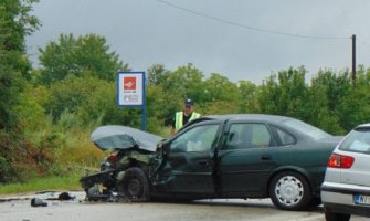 U saobraćajnoj nesreći povrijeđena porodica