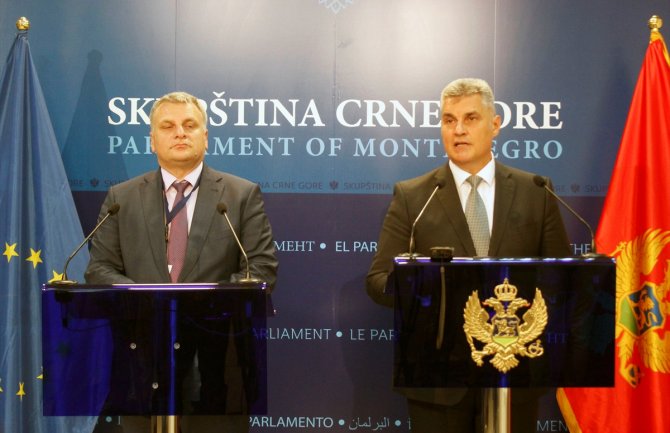 Kurumbašev: Opozicija da se vrati u parlament; Brajović: Radna grupa na jesen