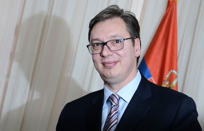 Vučić: Penzioneri će veće penzije dobiti u novembru