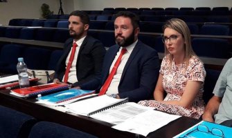 Demokrate: Odbornici iz vladajuće strukture da ne glasaju po direktivi Raičevića
