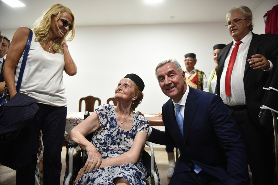 otvaranjecrnogorskekuce022