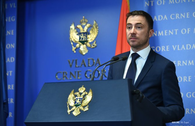 Kažnjavaće se objavljivanje obmanjujućih sadržaja i putem bilborda kao i istorijskih neistina