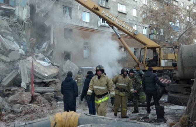 Eksplozija gasa u zgradi: Tri osobe poginule u Magnitorsku, 79 se vodi kao nestalo(VIDEO)