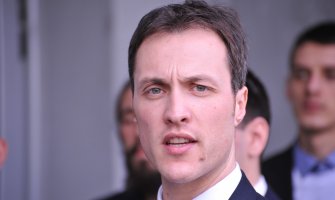 Milačić saslušan zbog paljenja zastave NATO-a, podnijeta prekršajna prijava