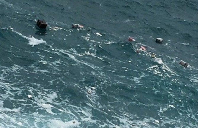 Dubrovnik: Morem plutali paketi marihuane