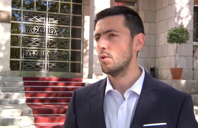 Živković: Kome se ne sviđa crvena potjernica