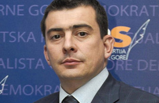 Radman: Ponašanje rukovodioca UIKS-a, Spasojevića, otjelotvorenje nazadne vlasti koja je srozala Crnu Goru na najniže grane