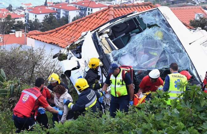 Madeira: Autobus sa njemačkim turistima sletio s puta i prevrnuo se, 29 mrtvih (FOTO/VIDEO)