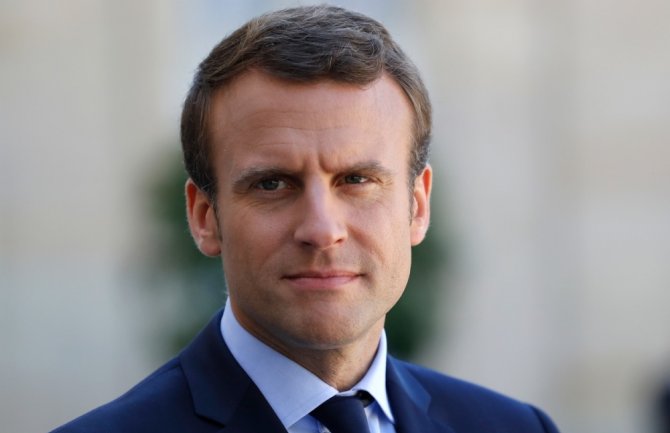 Makron zabrinut pozvao Rohanija