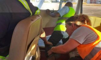 Studentkinja ispala iz aviona sa 1.130 metara visine,  pilot i druga putnica nisu uspjeli da je spasu