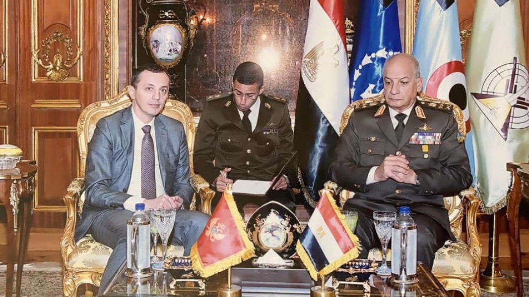 7879671425775913724749825050372414672732160n