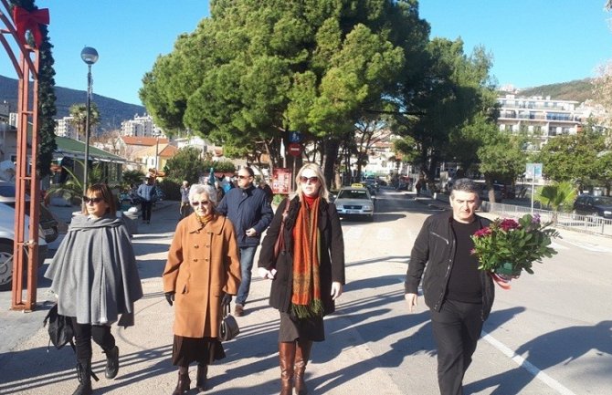 Herceg Novi: Položili vijence palim borcima