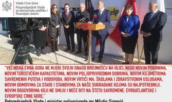 Simović: Većinska Crna Gora svakodnevno radi i stvara, ne mjeri svoju snagu brojnošću na ulici 