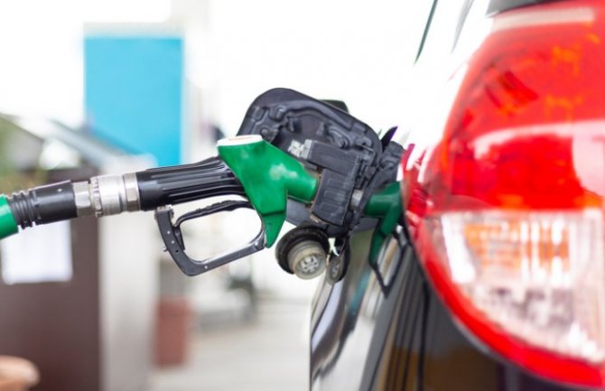 Od danas benzin skuplji šest, dizel pet centi