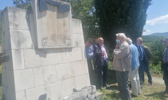 Vuković o incidentu u Piperima: Crna Gora počiva na Ravnom Lazu, ista pamet oskrnavila državnu zastavu u Bijelom Polju