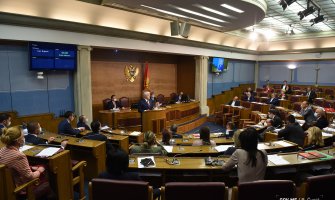 Marković: Više od 8 miliona eura donirano za borbu protiv koronavirusa, doprinos nije bio samo materijalni