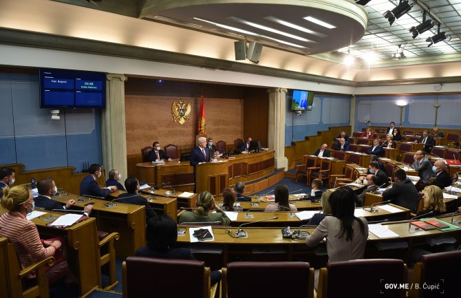 Marković: Više od 8 miliona eura donirano za borbu protiv koronavirusa, doprinos nije bio samo materijalni