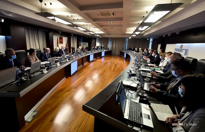 Stimulans od 15% zaposlenima u ustanovama socijalne i dječije zaštite, ljekarima specijalizantima da se isplati naknada